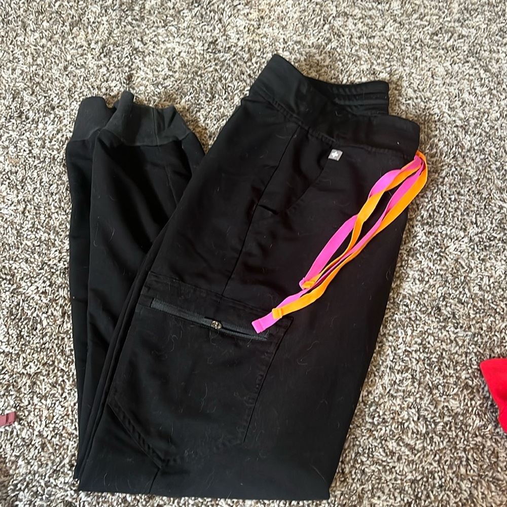 Figs joggers size M/T